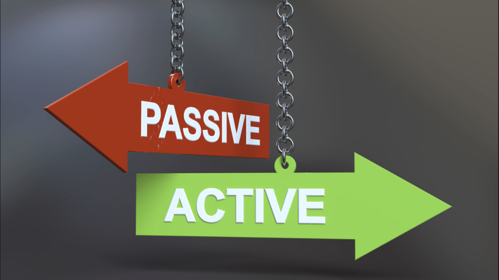 Image showing two arrows pointing in opposite directions. One arrow represents active investing, while the other arrow represents passive investing. This image visually represents the comparison between active and passive investment strategies